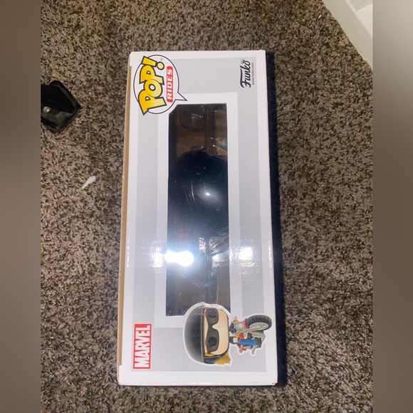 Carol Danvers on Motorcycle Funko Pop - Picture 3 of 4